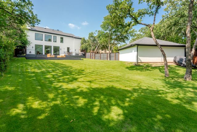2856 Peninsula Drive, Grapevine, TX 76051