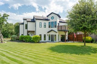 2856 Peninsula Drive, Grapevine, TX 76051