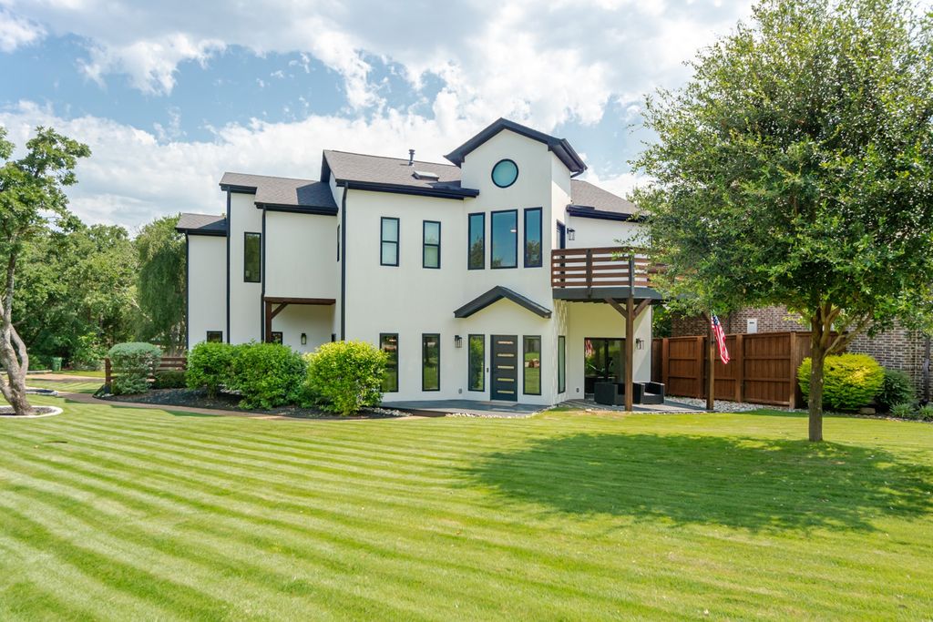 2856 Peninsula Drive, Grapevine, TX 76051