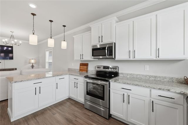 825 NE Heights Lane, Bentonville, AR 72712