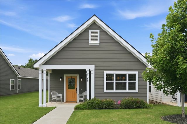 825 NE Heights Lane, Bentonville, AR 72712