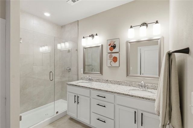 825 NE Heights Lane, Bentonville, AR 72712