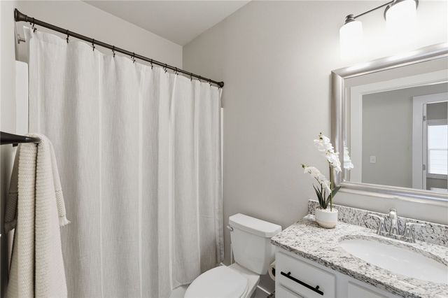 825 NE Heights Lane, Bentonville, AR 72712