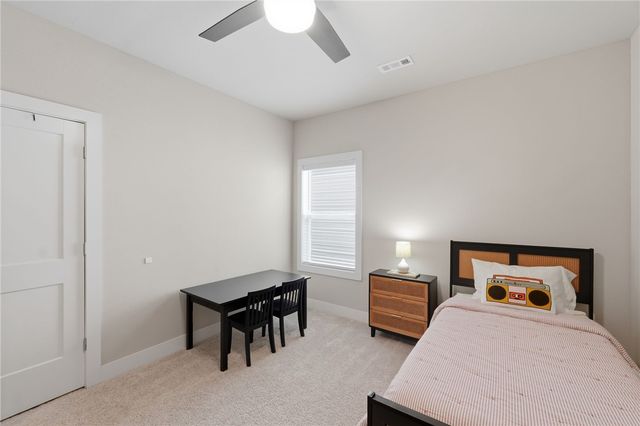 825 NE Heights Lane, Bentonville, AR 72712
