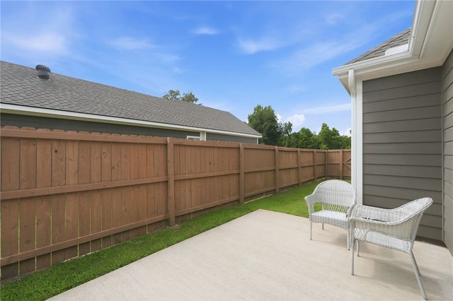 825 NE Heights Lane, Bentonville, AR 72712