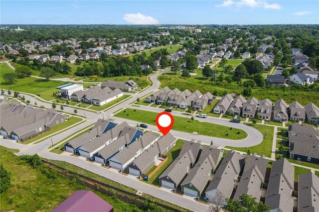 825 NE Heights Lane, Bentonville, AR 72712