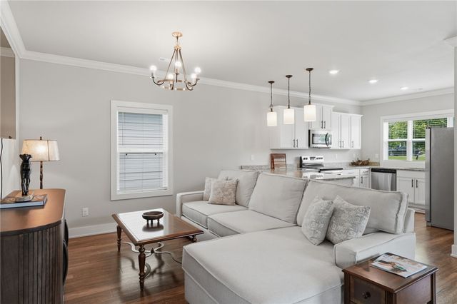 825 NE Heights Lane, Bentonville, AR 72712