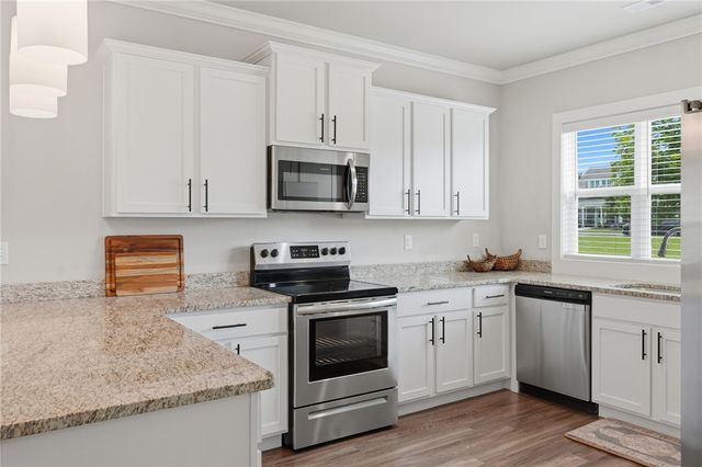 825 NE Heights Lane, Bentonville, AR 72712