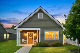 825 NE Heights Lane, Bentonville, AR 72712