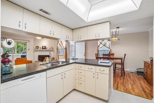 8350 SAVANNAH TRACE CIRCLE 1601, Tampa, FL 33615