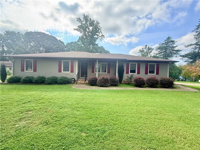 107 Stonebrook Drive, Seneca, SC 29672