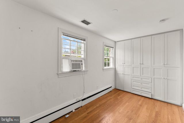 3341 DENT PL NW, Washington, DC 20007