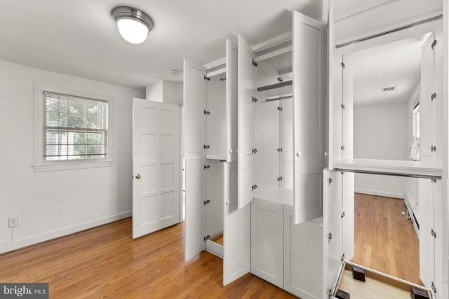 3341 DENT PL NW, Washington, DC 20007