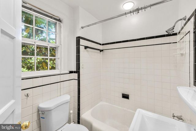 3341 DENT PL NW, Washington, DC 20007