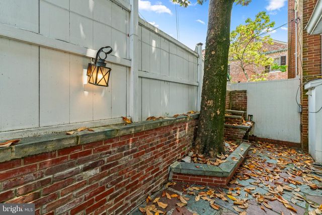3341 DENT PL NW, Washington, DC 20007