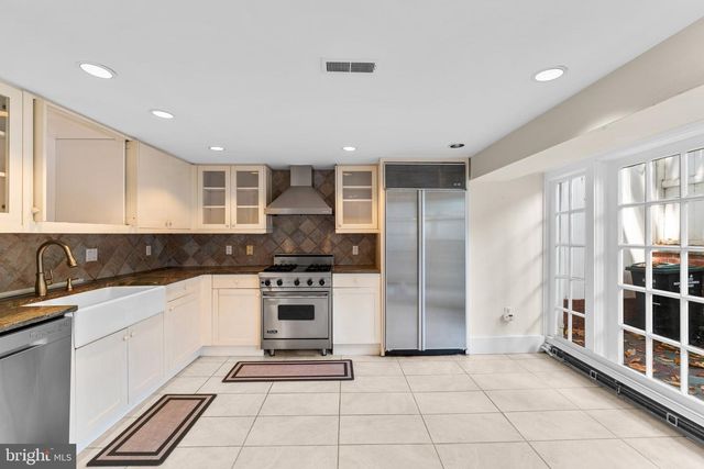 3341 DENT PL NW, Washington, DC 20007