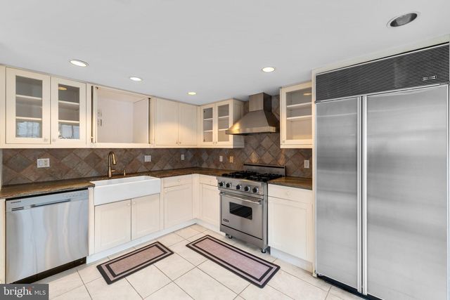 3341 DENT PL NW, Washington, DC 20007