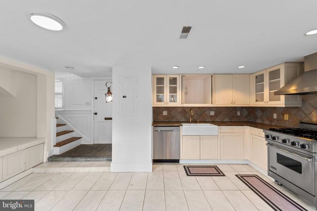 3341 DENT PL NW, Washington, DC 20007