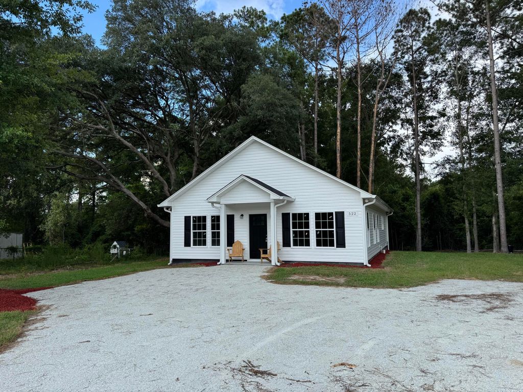 522 Miracle Drive, Eutawville, SC 29048