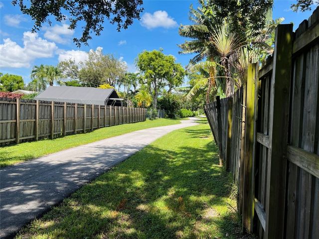 4345 SW 72nd Terrace, Davie, FL 33314