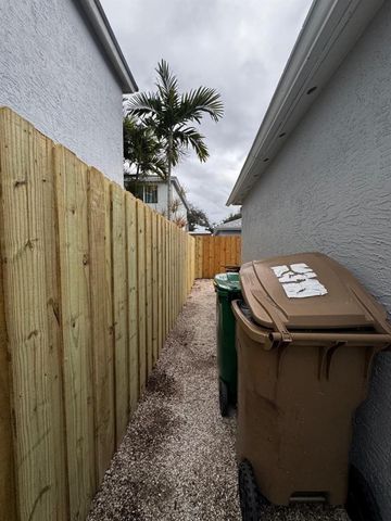 4345 SW 72nd Terrace, Davie, FL 33314