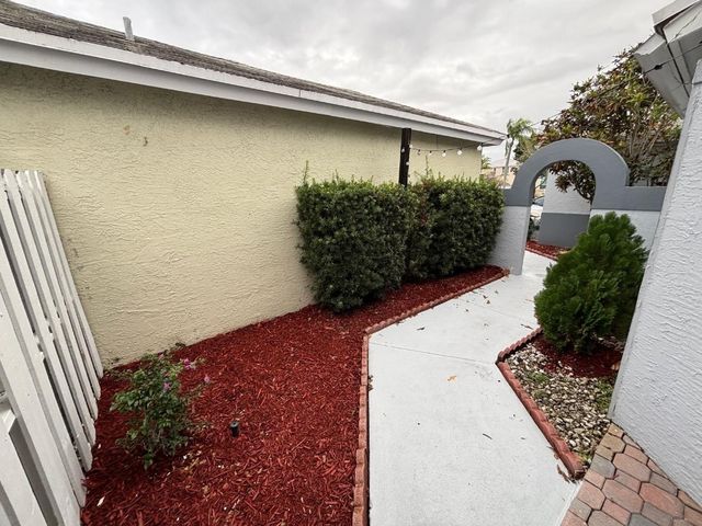 4345 SW 72nd Terrace, Davie, FL 33314