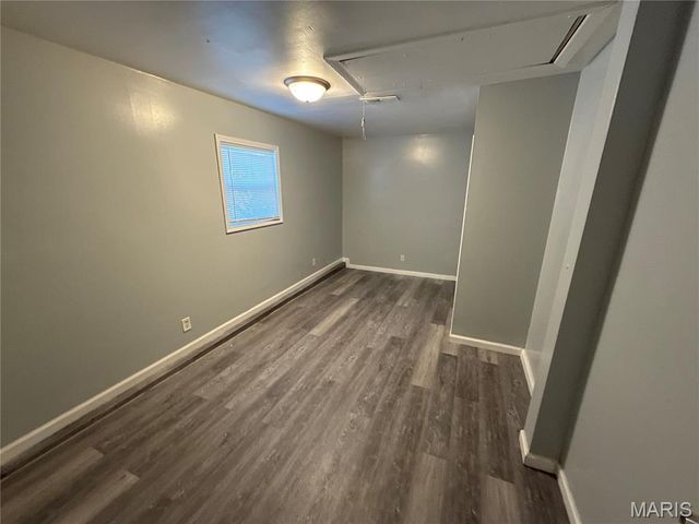 9713 Dennis Drive, St Louis, MO 63136