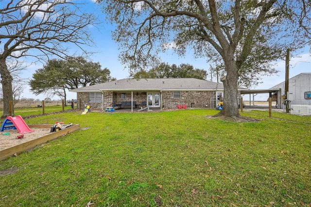 2555 Straznicky Road, Beasley, TX 77417