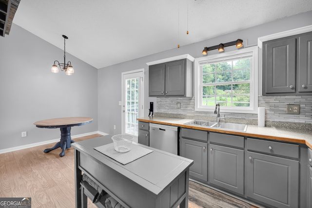 259 Beacon Drive, Maysville, GA 30558