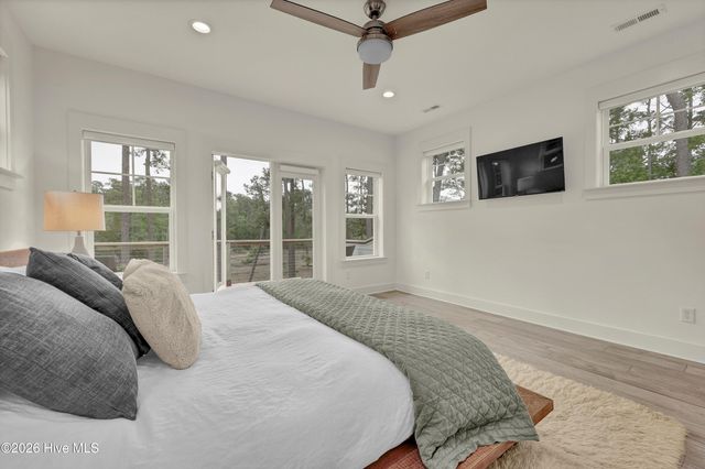 346 Shore Point Drive, Wilmington, NC 28411