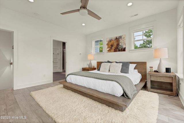 346 Shore Point Drive, Wilmington, NC 28411