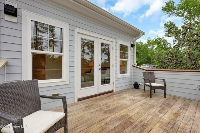 346 Shore Point Drive, Wilmington, NC 28411