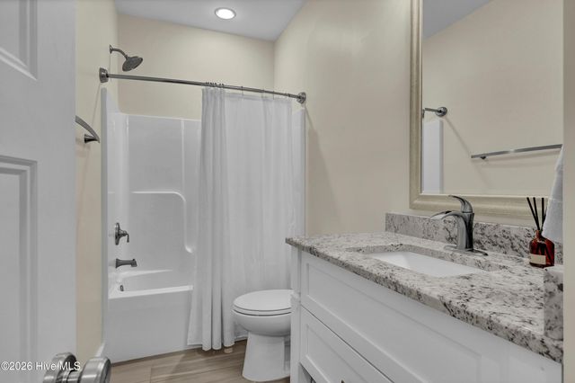 346 Shore Point Drive, Wilmington, NC 28411