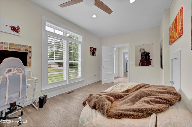 346 Shore Point Drive, Wilmington, NC 28411