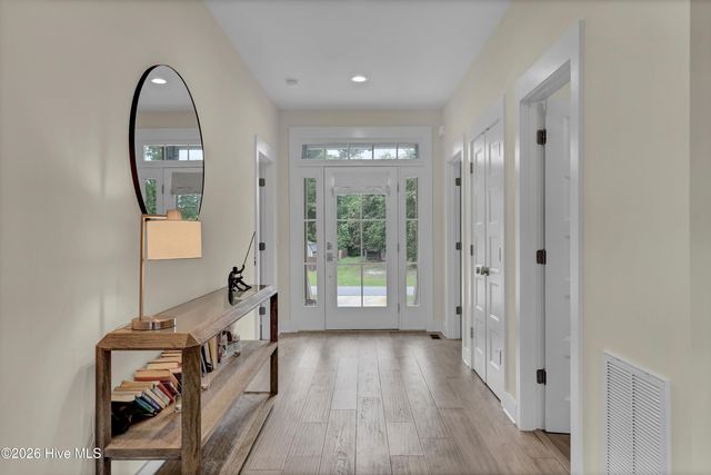346 Shore Point Drive, Wilmington, NC 28411