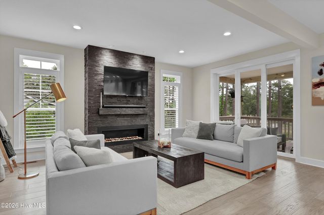 346 Shore Point Drive, Wilmington, NC 28411