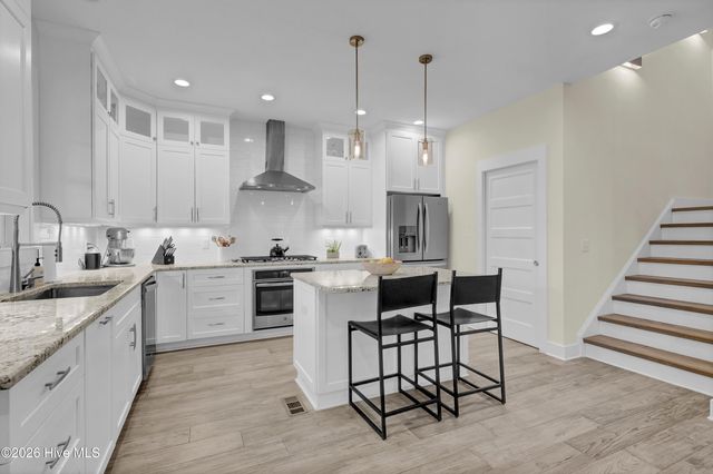 346 Shore Point Drive, Wilmington, NC 28411