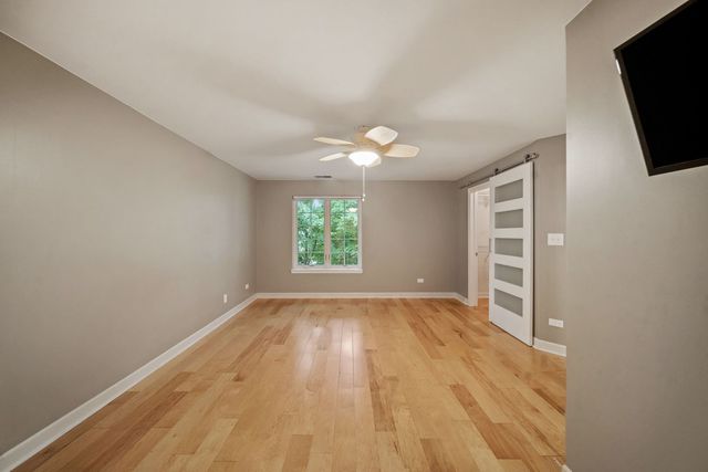 5645 S Cass Avenue 301, Westmont, IL 60559