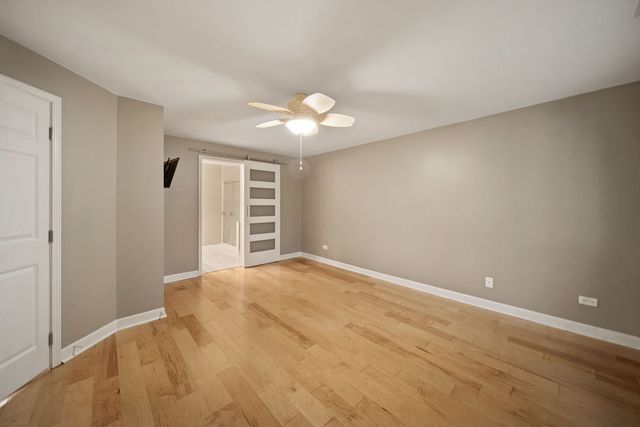 5645 S Cass Avenue 301, Westmont, IL 60559