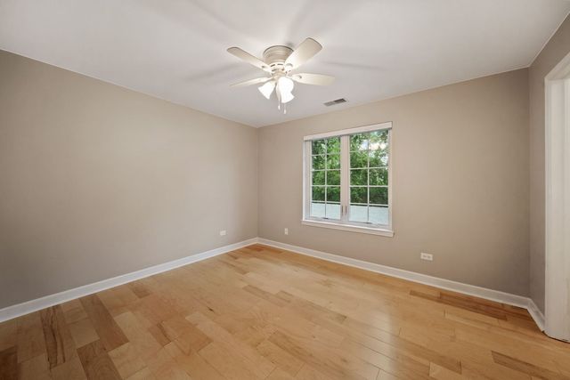 5645 S Cass Avenue 301, Westmont, IL 60559