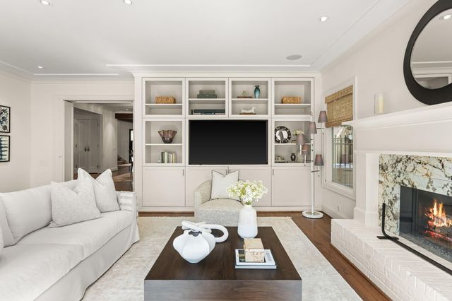 2315 Ella Lee Lane, Houston, TX 77019