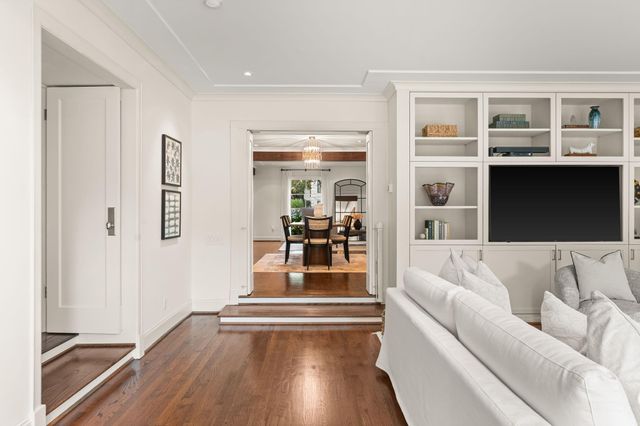 2315 Ella Lee Lane, Houston, TX 77019