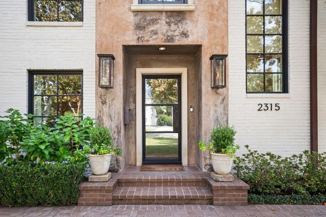 2315 Ella Lee Lane, Houston, TX 77019