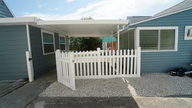 1632 27TH AVENUE N, St Petersburg, FL 33713