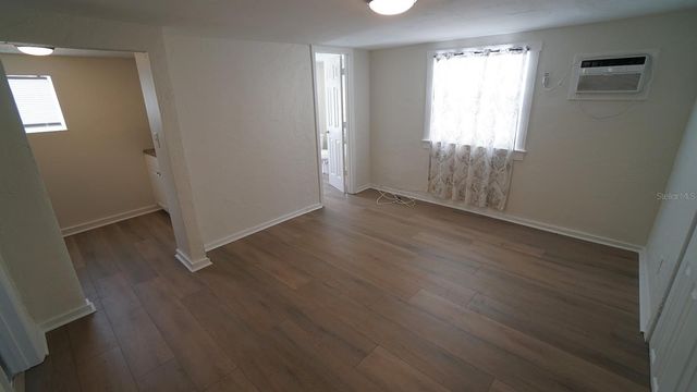1632 27TH AVENUE N, St Petersburg, FL 33713