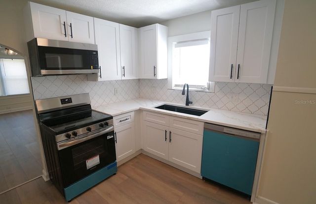 1632 27TH AVENUE N, St Petersburg, FL 33713