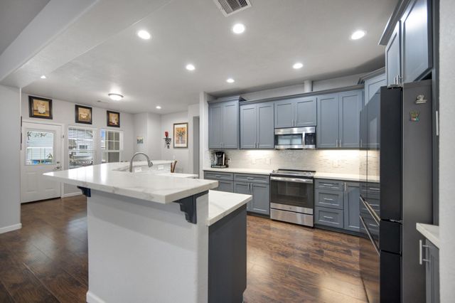 515 Dahila Street, Waller, TX 77484