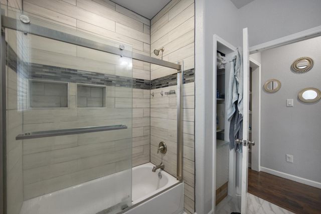 515 Dahila Street, Waller, TX 77484