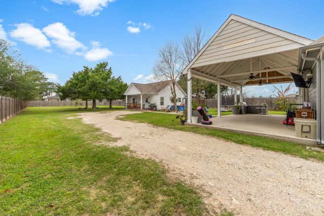 515 Dahila Street, Waller, TX 77484