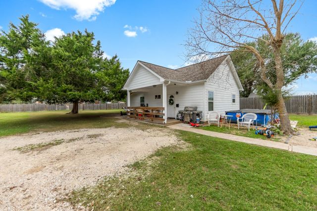 515 Dahila Street, Waller, TX 77484
